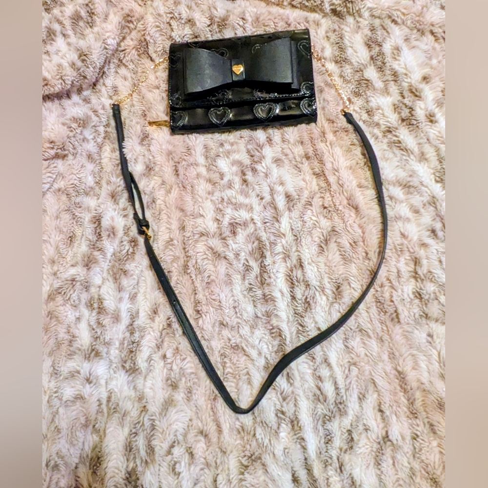 Betsy Johnson Patent Leather Crossbody With Bow - NWOT - Picture 4 of 6